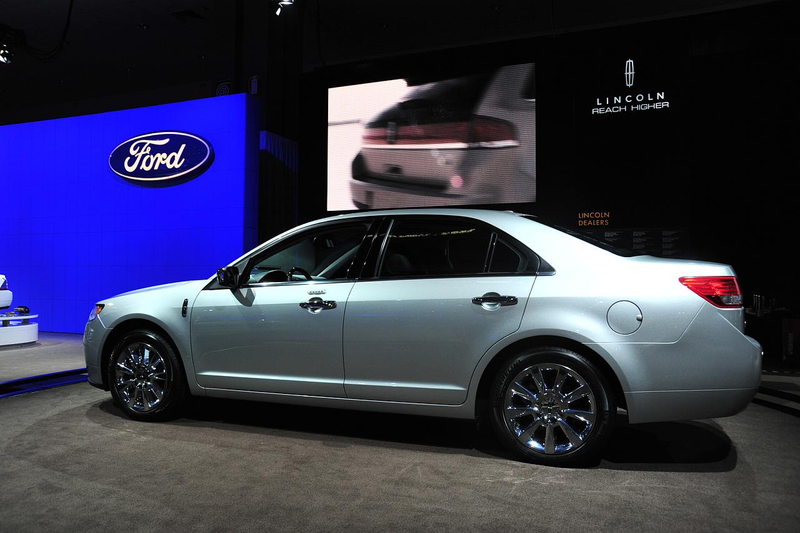 Illustration for article titled 2010 Mercury Milan, Hybrid And Lincoln MKZ: Live Cars For The Pulse-Free